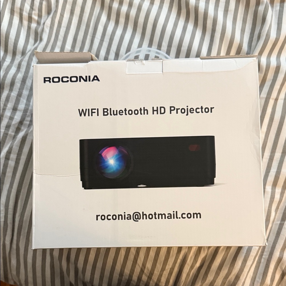 Roconia WiFi Bluetooth HD Projector